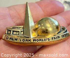 MaxSold Auction: 1939 New York World's Fair Souvenir Brooch  - Toronto (Ontario, Canada) PARTNER MANAGED Reseller Online Auction -  Queen Street West