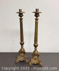 MaxSold Auction: (2) Antique Victorian Tall Brass Candlesticks  - Toronto (Ontario, Canada) PARTNER MANAGED Reseller Online Auction -  Queen Street West
