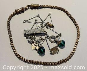 MaxSold Auction: (2) Vintage Costume Jewelry Necklaces - Toronto (Ontario, Canada) PARTNER MANAGED Reseller Online Auction -  Queen Street West
