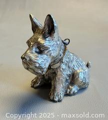 MaxSold Auction: (3) Vintage Collectible Small Metal Dog Figurines  - Toronto (Ontario, Canada) PARTNER MANAGED Reseller Online Auction -  Queen Street West