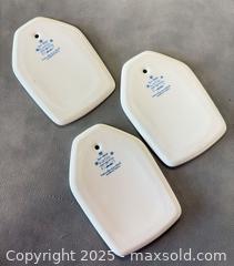 MaxSold Auction: (4) Vintage Norwegian Figgjo Flint Lotte Design Wall Plaques By Turi Gramstad Oliver - Toronto (Ontario, Canada) PARTNER MANAGED Reseller Online Auction -  Queen Street West.