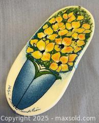 MaxSold Auction: ARABIA Heljä Liukko-Sundström "Aurinkoinen" Ceramic Wall Plaque  - Toronto (Ontario, Canada) PARTNER MANAGED Reseller Online Auction -  Queen Street West