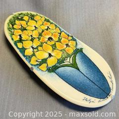 MaxSold Auction: ARABIA Heljä Liukko-Sundström "Aurinkoinen" Ceramic Wall Plaque  - Toronto (Ontario, Canada) PARTNER MANAGED Reseller Online Auction -  Queen Street West