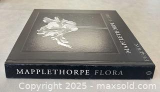 MaxSold Auction: Mapplethorpe Flora: The Complete Flowers by Robert Mapplethorpe Hardcover Book  - Toronto (Ontario, Canada) PARTNER MANAGED Reseller Online Auction -  Queen Street West