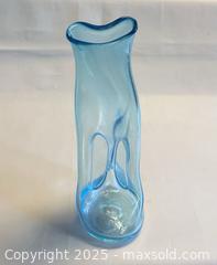MaxSold Auction: MCM Free Form Hand Blown Art Glass Vase - Toronto (Ontario, Canada) PARTNER MANAGED Reseller Online Auction -  Queen Street West