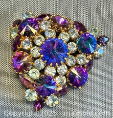 MaxSold Auction: Vintage Austrian Rhinestone Brooch  - Toronto (Ontario, Canada) PARTNER MANAGED Reseller Online Auction -  Queen Street West