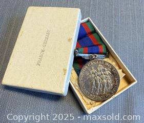 MaxSold Auction: Vintage Collectible World War II Canadian Voluntary Service 1939-1945 Medal  - Toronto (Ontario, Canada) PARTNER MANAGED Reseller Online Auction -  Queen Street West