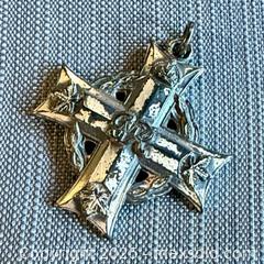 MaxSold Auction: Vintage STERLING Canadian Memorial Cross - Marked  - Toronto (Ontario, Canada) PARTNER MANAGED Reseller Online Auction -  Queen Street West