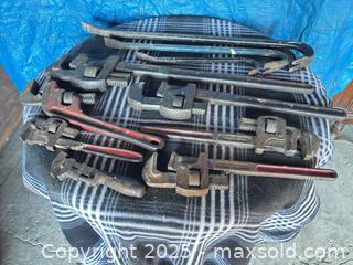 MaxSold Auction: Crowbars plus - Brampton (Ontario, Canada) SELLER MANAGED Downsizing Online Auction SUPER SHORT NOTICE- Harold Street