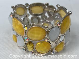 MaxSold Auction: Costume Jewelry Bracelets - Campbell (California, USA) SHORT NOTICE PARTNER MANAGED Estate Sale Online Auction - Dell Ave.