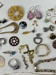 MaxSold Auction: Mixed Lot of Costume Jewelry - Campbell (California, USA) SHORT NOTICE PARTNER MANAGED Estate Sale Online Auction - Dell Ave.