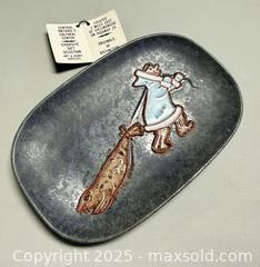 MaxSold Auction: MCM Handcrafted Inuit Seal Hunter Dish By The Chalet Collingwood - Toronto (Ontario, Canada) PARTNER MANAGED Reseller Online Auction - Queen Street Wt.