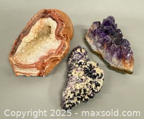 MaxSold Auction: Natural Raw Agate & Amethyst Pieces  - Toronto (Ontario, Canada) PARTNER MANAGED Reseller Online Auction - Queen Street Wt.