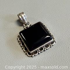 MaxSold Auction: Vintage 925 Silver Black Onyx Pendant - Marked  - Toronto (Ontario, Canada) PARTNER MANAGED Reseller Online Auction - Queen Street Wt.