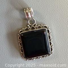 MaxSold Auction: Vintage 925 Silver Black Onyx Pendant - Marked  - Toronto (Ontario, Canada) PARTNER MANAGED Reseller Online Auction - Queen Street Wt.