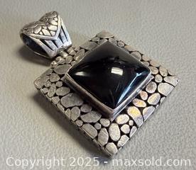 MaxSold Auction: Vintage 925 Silver Black Onyx Pendant - Marked  - Toronto (Ontario, Canada) PARTNER MANAGED Reseller Online Auction - Queen Street Wt.