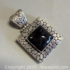 MaxSold Auction: Vintage 925 Silver Black Onyx Pendant - Marked  - Toronto (Ontario, Canada) PARTNER MANAGED Reseller Online Auction - Queen Street Wt.