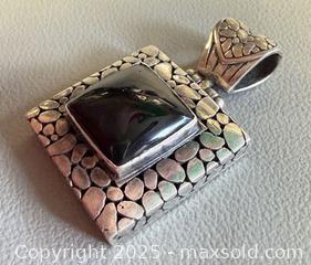 MaxSold Auction: Vintage 925 Silver Black Onyx Pendant - Marked  - Toronto (Ontario, Canada) PARTNER MANAGED Reseller Online Auction - Queen Street Wt.