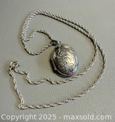 MaxSold Auction: Vintage 925 Silver Locket Necklace - Marked  - Toronto (Ontario, Canada) PARTNER MANAGED Reseller Online Auction - Queen Street Wt.