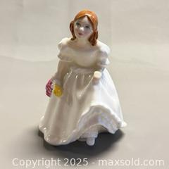 MaxSold Auction: Vintage English Royal Doulton "Lynsey" HN 3043 Figurine - Toronto (Ontario, Canada) PARTNER MANAGED Reseller Online Auction - Queen Street Wt.