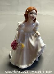 MaxSold Auction: Vintage English Royal Doulton "Lynsey" HN 3043 Figurine - Toronto (Ontario, Canada) PARTNER MANAGED Reseller Online Auction - Queen Street Wt.
