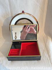 MaxSold Auction: Japanese Lacquered Decorative Jewelry Box with Matching Plate - Toronto (Ontario, Canada) SELLER MANAGED Downsizing Online Auction -  Weston Road (CONDO)