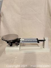 MaxSold Auction: Triple-beam mechanical balance scale, 3-beam, approx. 610 g - Toronto (Ontario, Canada) SELLER MANAGED Downsizing Online Auction -  Weston Road (CONDO)