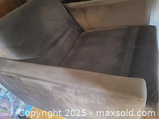 MaxSold Auction: Large Grey Lounge Chair  - Toronto (Ontario, Canada) SELLER MANAGED Downsizing Online Auction - Mcadam Avenue