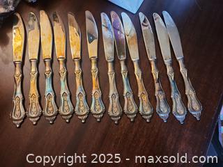 MaxSold Auction: Made In Italy Silverplate Cutting Utnensil Set of 12 - Toronto (Ontario, Canada) SELLER MANAGED Downsizing Online Auction - Mcadam Avenue