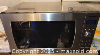 MaxSold Auction: Panasonic Inverter Large Microwave Works Well - Toronto (Ontario, Canada) SELLER MANAGED Downsizing Online Auction - Mcadam Avenue