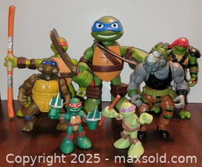 MaxSold Auction: Teenage Mutant Ninja Turtles Figurines lot of 7 - Toronto (Ontario, Canada) SELLER MANAGED Downsizing Online Auction - Mcadam Avenue