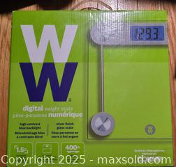 MaxSold Auction: Weight Watchers Scale New in Box - Toronto (Ontario, Canada) SELLER MANAGED Downsizing Online Auction - Mcadam Avenue