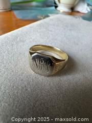 MaxSold Auction: Men’s Gold Signet Ring  - Newmarket (Ontario, Canada) PARTNER MANAGED Downsizing Online Auction - Lundys Lane