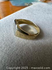 MaxSold Auction: Men’s Gold Signet Ring  - Newmarket (Ontario, Canada) PARTNER MANAGED Downsizing Online Auction - Lundys Lane