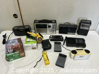 MaxSold Auction: Electronics Lot - Radios + More  - Livermore (California, USA) SELLER MANAGED Estate Sale Online Auction - Hansen Road