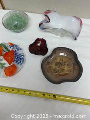 MaxSold Auction: Lot of 5 Decorative Glass Bowls / Ashtrays - Livermore (California, USA) SELLER MANAGED Estate Sale Online Auction - Hansen Road