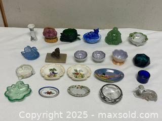 MaxSold Auction: Lot of Small Vintage Decorative Collectibles (Mini Dishes & Figurines) - Livermore (California, USA) SELLER MANAGED Estate Sale Online Auction - Hansen Road