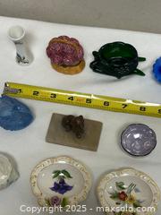 MaxSold Auction: Lot of Small Vintage Decorative Collectibles (Mini Dishes & Figurines) - Livermore (California, USA) SELLER MANAGED Estate Sale Online Auction - Hansen Road