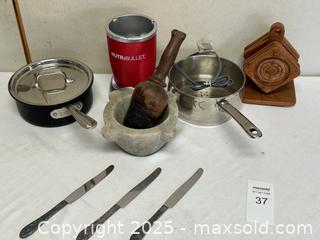 MaxSold Auction: Mixed Kitchenware Lot with 3 Butter/Cheese Cutters - Livermore (California, USA) SELLER MANAGED Estate Sale Online Auction - Hansen Road