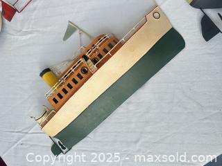 MaxSold Auction: Nautical Metal Wall Art Set Ships & Lighthouses - 5 Pieces - Livermore (California, USA) SELLER MANAGED Estate Sale Online Auction - Hansen Road