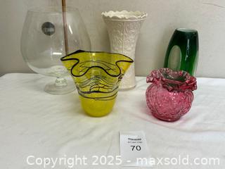 MaxSold Auction: Set of Five Decorative Vases and Glass Bowls - Livermore (California, USA) SELLER MANAGED Estate Sale Online Auction - Hansen Road