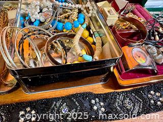 MaxSold Auction: Estate Jewelry - Hamilton (Ontario, Canada) SELLER MANAGED Estate Sale Online Auction - Gertrude Street
