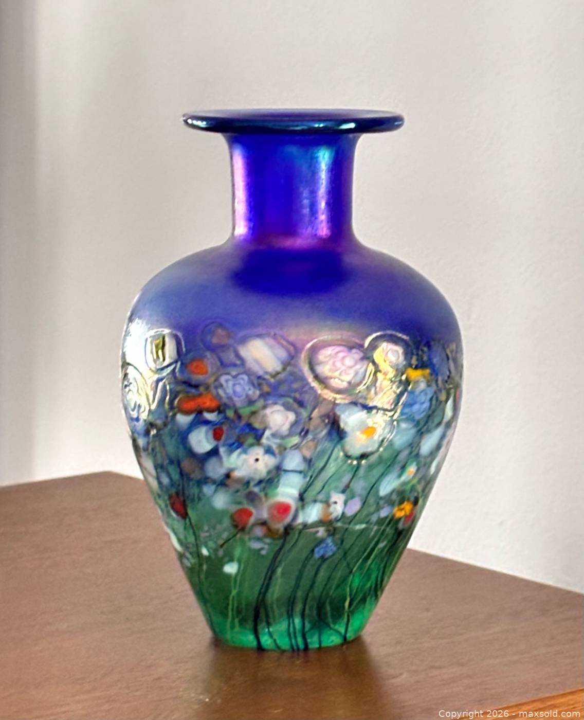 Robert Held signed art glass bud vase | Maxsold