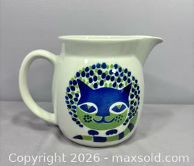 MaxSold Auction: Vintage Mid Century Arabia Finland Kissa Cat Pitcher Jug Designed by Gunvor Olin-Grönqvist - Newmarket (Ontario, Canada) SELLER MANAGED Reseller Online Auction - Lundys Lane