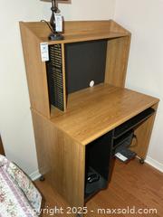 MaxSold Auction: Desk C - Kingston (Ontario, Canada) PARTNER MANAGED Estate Sale Online Auction - Roosevelt Drive