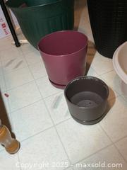 MaxSold Auction: Planters A - Kingston (Ontario, Canada) PARTNER MANAGED Estate Sale Online Auction - Roosevelt Drive