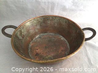 MaxSold Auction: Antique Copper Pot - Aurora (Ontario, Canada) PARTNER MANAGED Downsizing Online Auction - Murray Drive