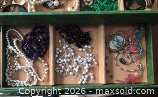 MaxSold Auction: Jewelry Box & Costume Jewellery Collection - Aurora (Ontario, Canada) PARTNER MANAGED Downsizing Online Auction - Murray Drive
