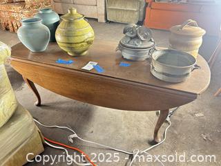 MaxSold Auction: Drop-Leaf Side Table, Traditional Wood Veneer, Medium Brown - B - Allentown (Pennsylvania, USA) SELLER MANAGED Moving Online Auction -  South Fulton Street