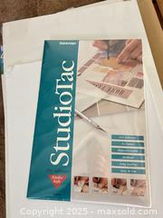 MaxSold Auction: Fredrix Gallery-Wrap Canvases with Strathmore & Bienfang Pads - A - Allentown (Pennsylvania, USA) SELLER MANAGED Moving Online Auction -  South Fulton Street